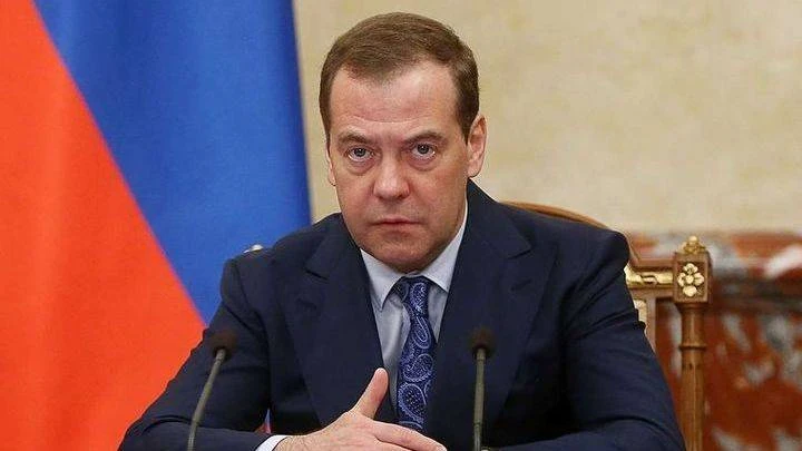 Что ждет экономику России в будущем - Медведев предупреждает Что ждет экономику России в будущем - Медведев предупреждает